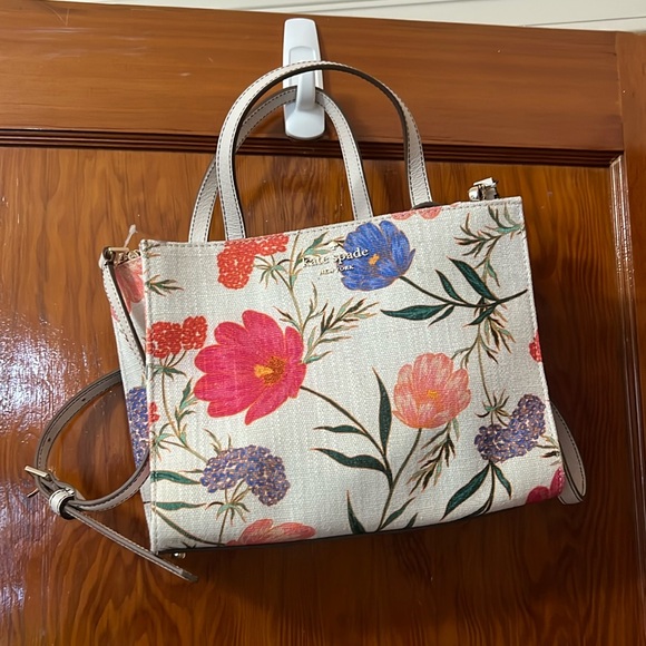kate spade Handbags - Kate spade Thompson street Sam tote